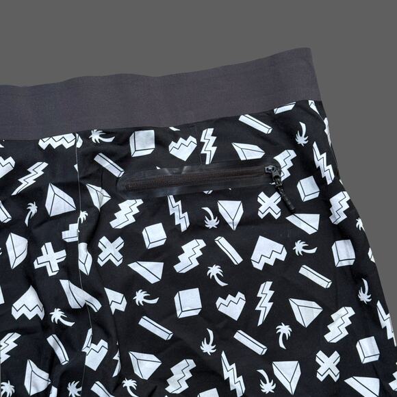 Catch Surf Performance Feel Patterned Black/White Boardshorts Size 30 GUC - Picture 7 of 7